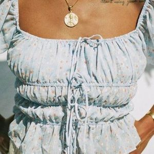 SABO SKIRT GORGEOUS TOP!
